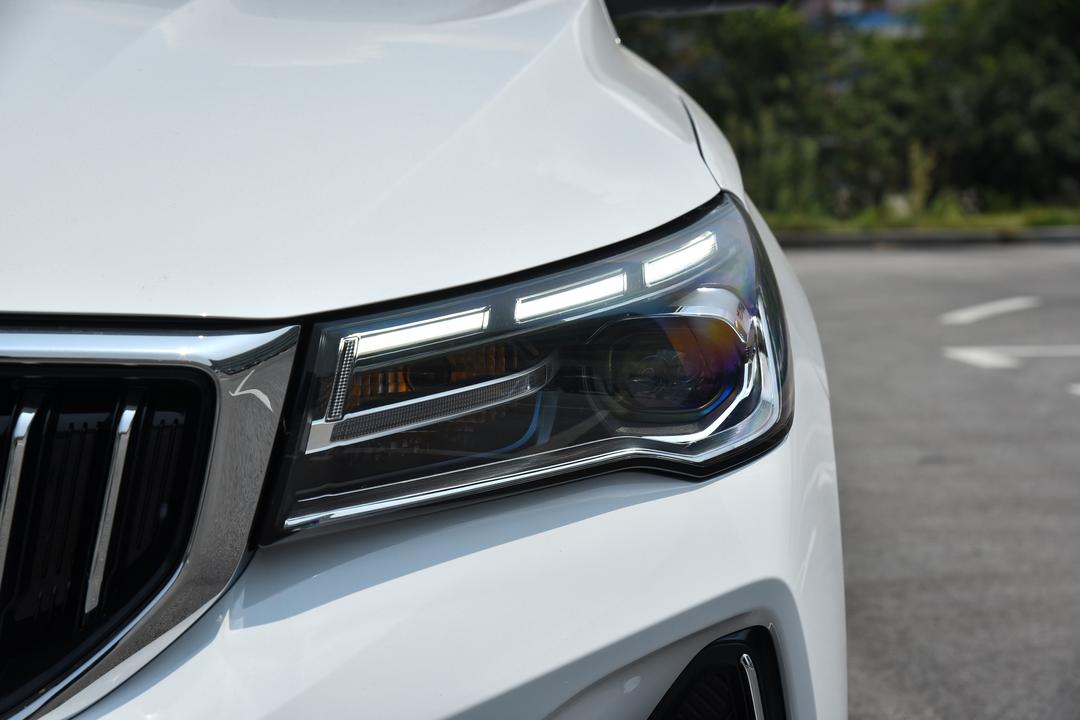 Geely Emgrand 2026, фото 12