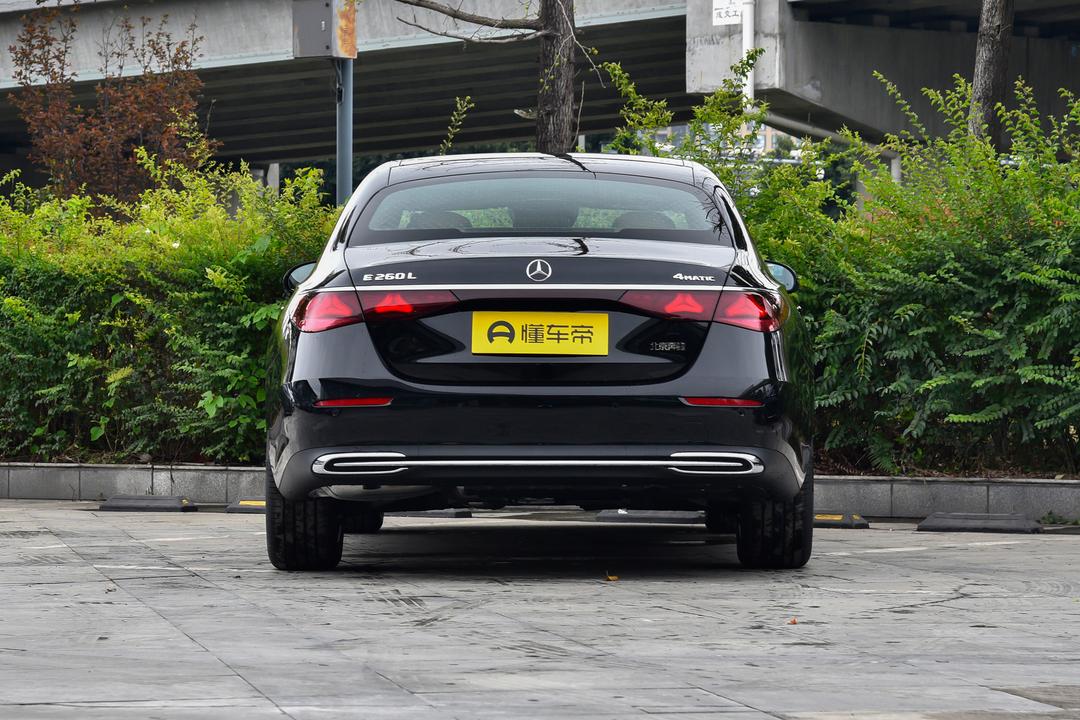 Mercedes-Benz E-Class 2026, фото 6