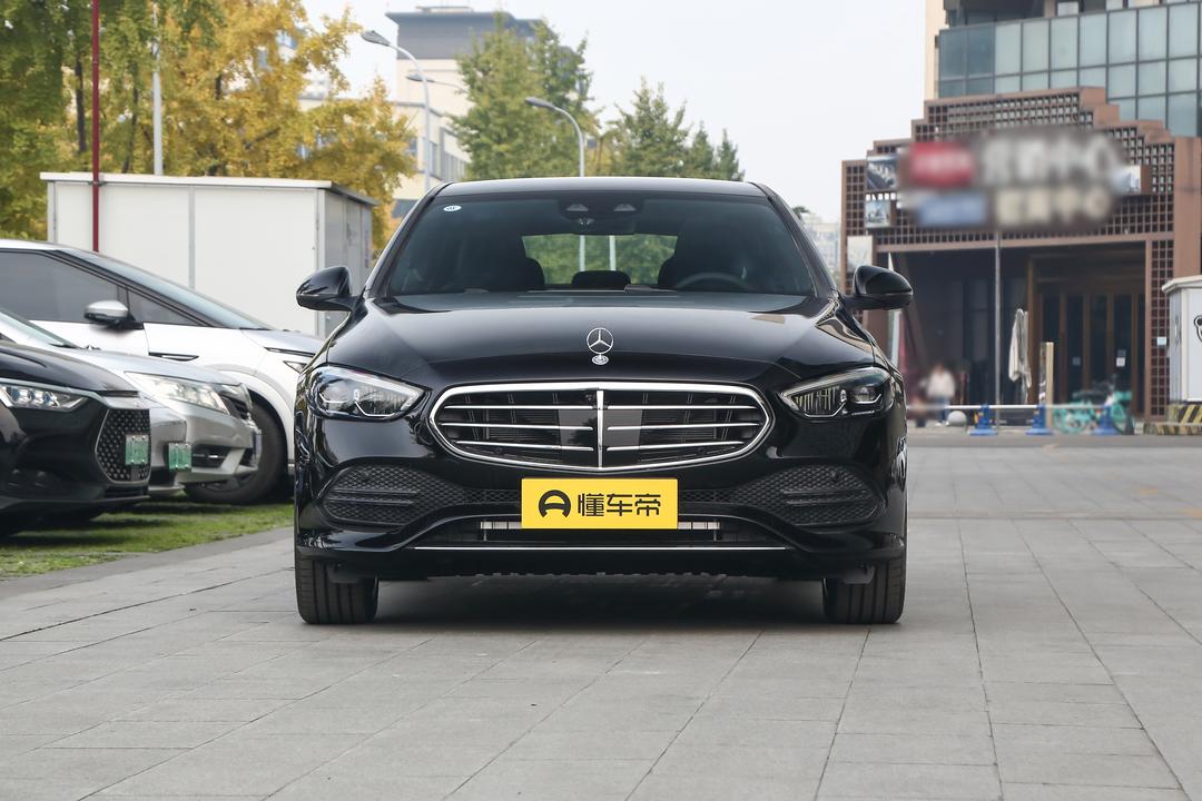 Mercedes-Benz C-Class 2026, фото 2