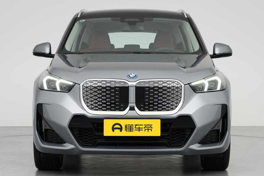 BMW iX1 2026, фото 12
