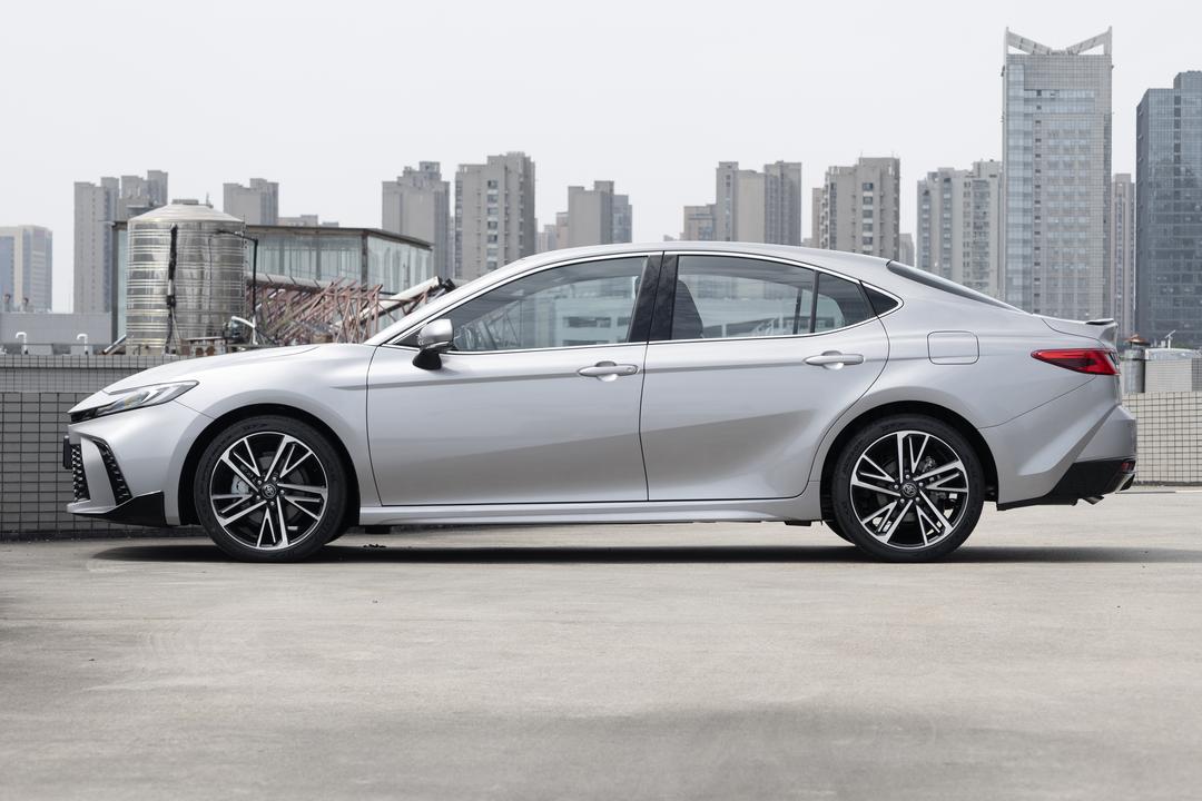 Toyota Camry 2026, фото 4