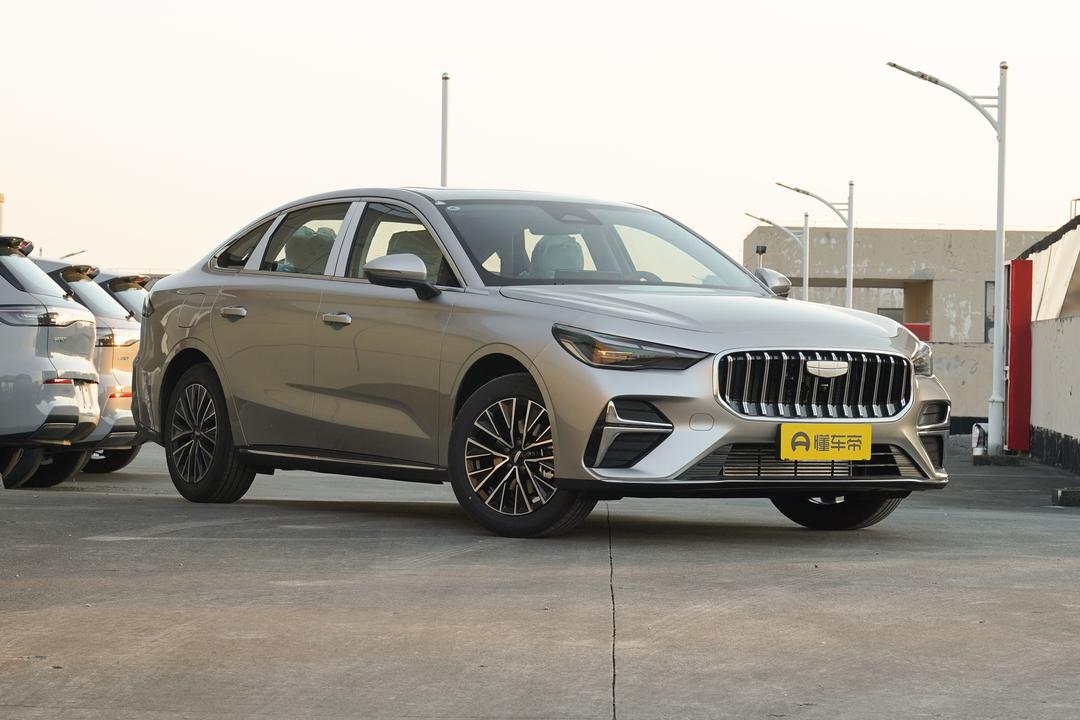 Geely Emgrand 2026, фото 3