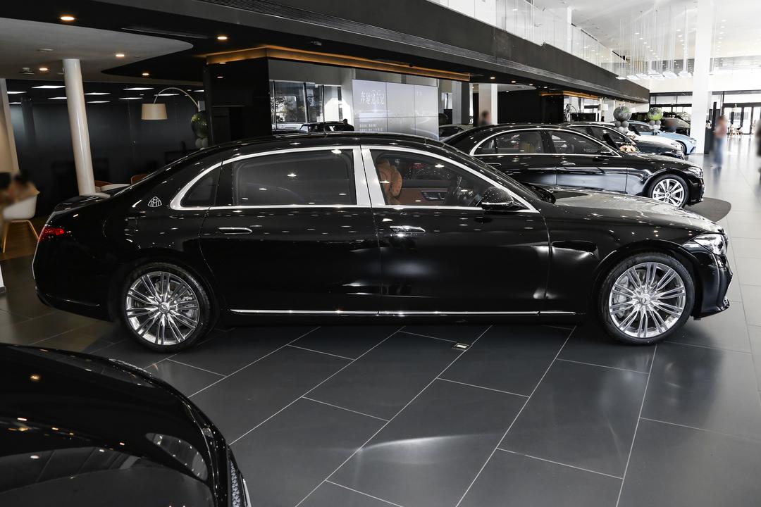 Mercedes-Benz Maybach S-Class 2026, фото 8