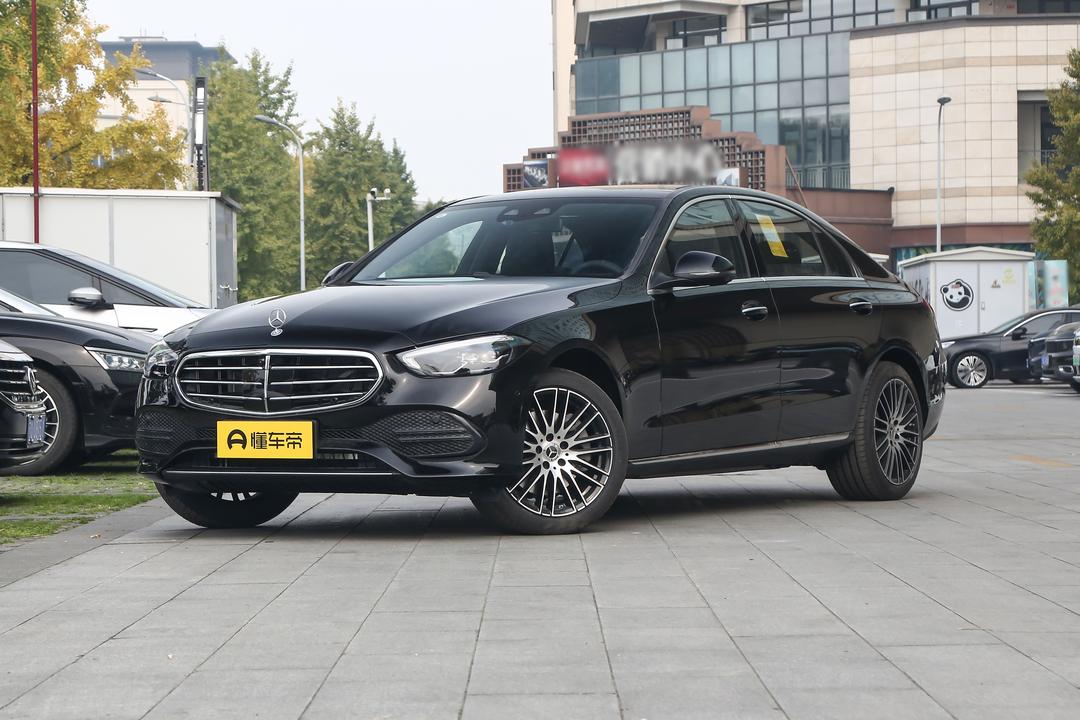 Mercedes-Benz C-Class 2026, фото 1