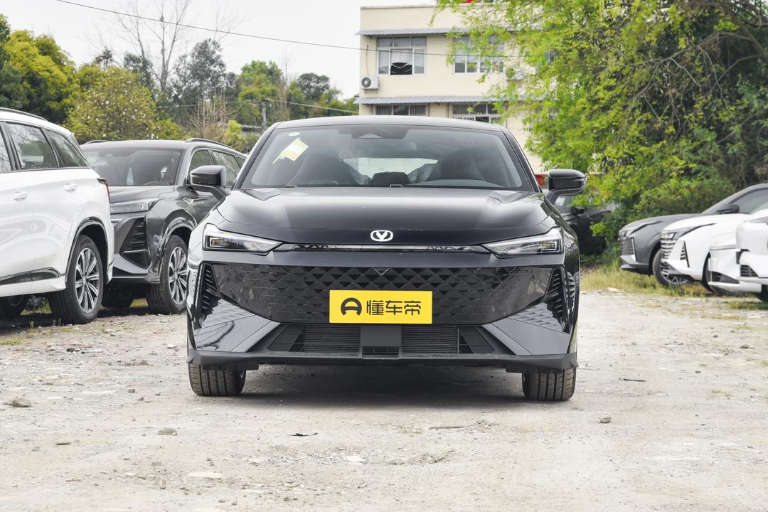Changan UNI-V 2026, фото 2