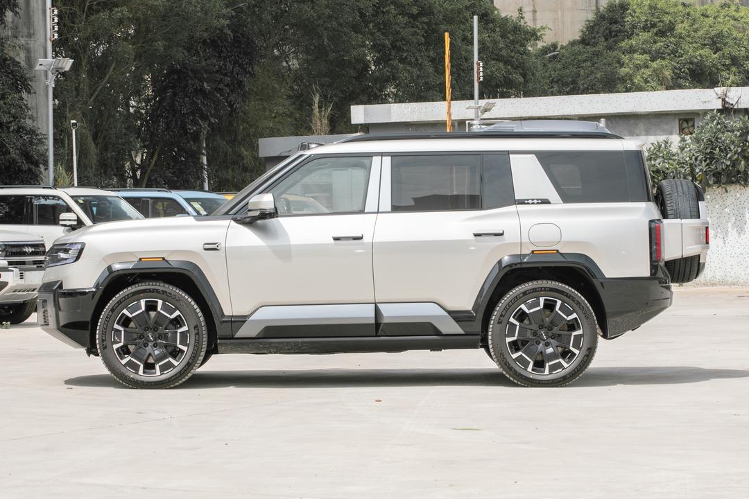 BYD Fangchengbao Leopard 8 2026, фото 4