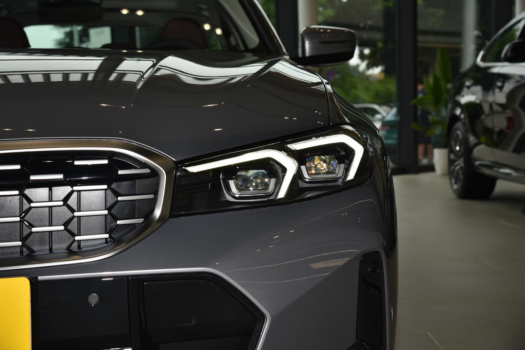 BMW 3 Series 2026, фото 12