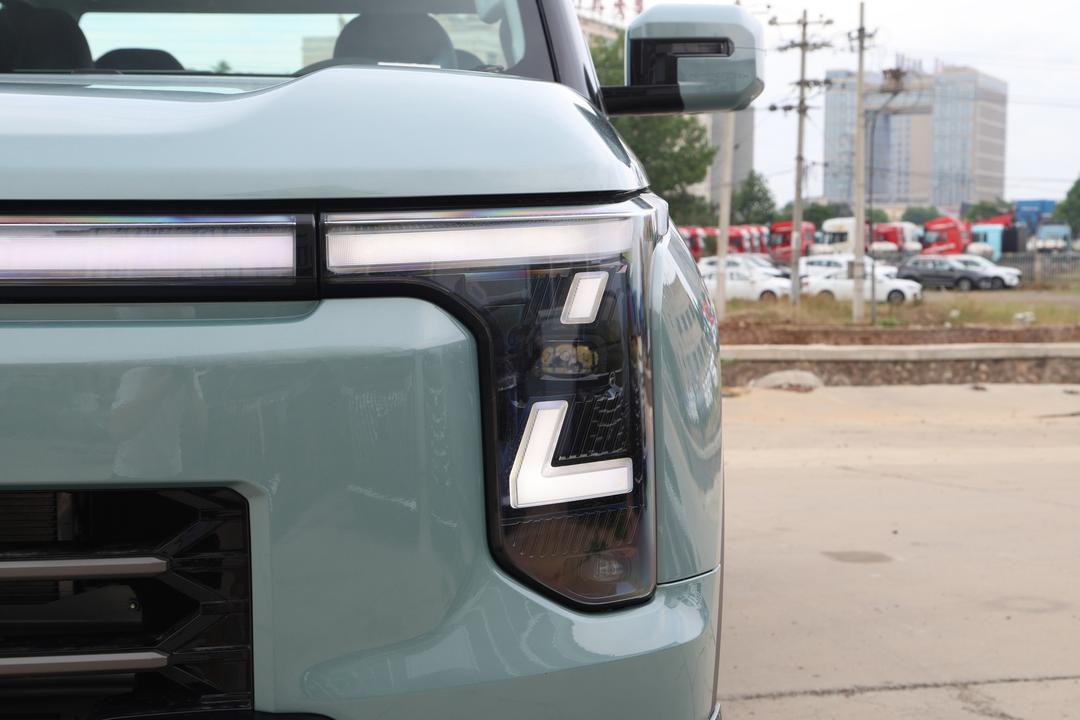 Dongfeng Zhengzhou Z9 GE PHEV 2026, фото 12