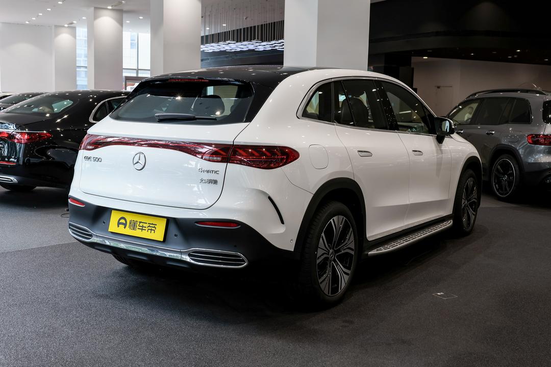 Mercedes-Benz EQE SUV 2026, фото 7