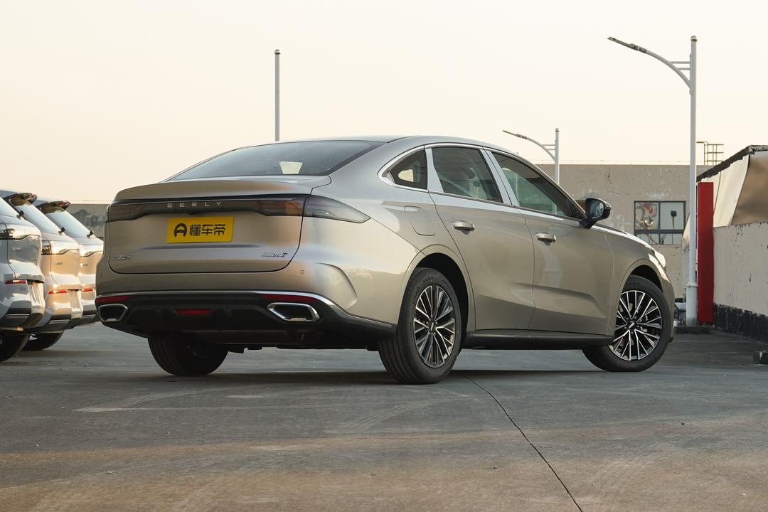 Geely Emgrand 2026, фото 7
