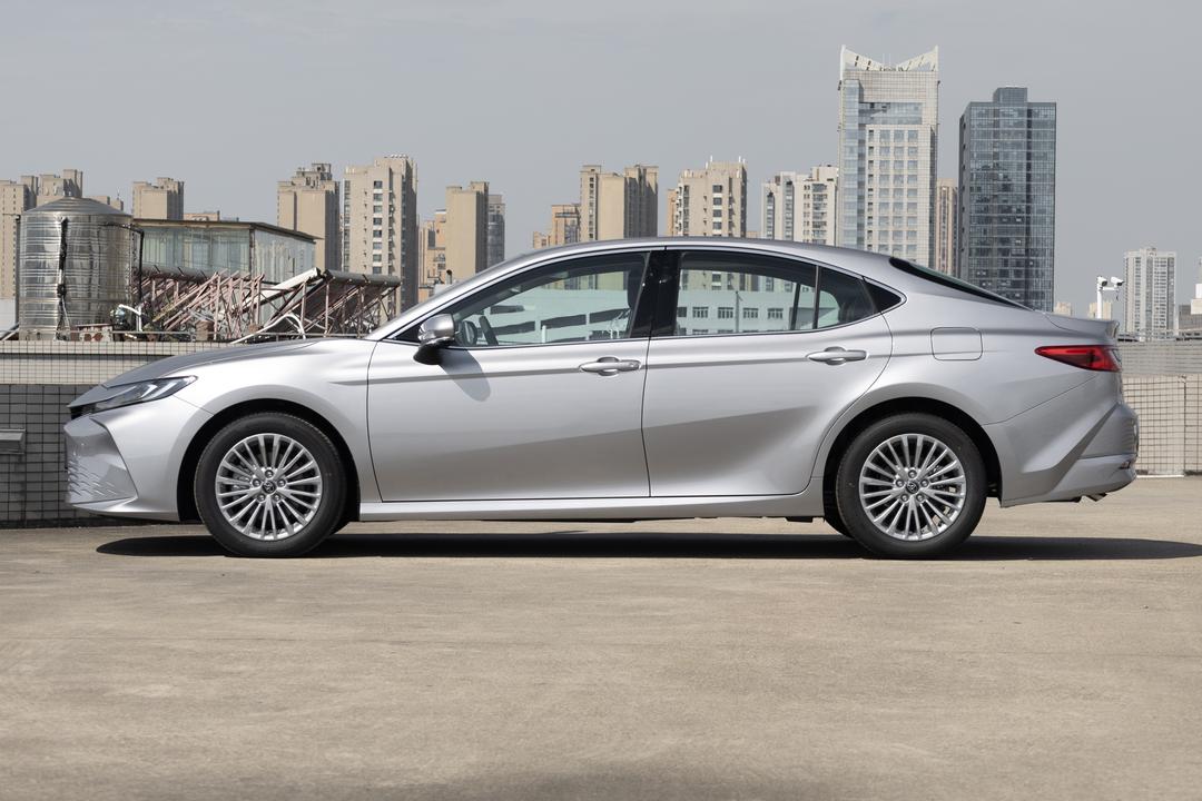 Toyota Camry 2026, фото 4