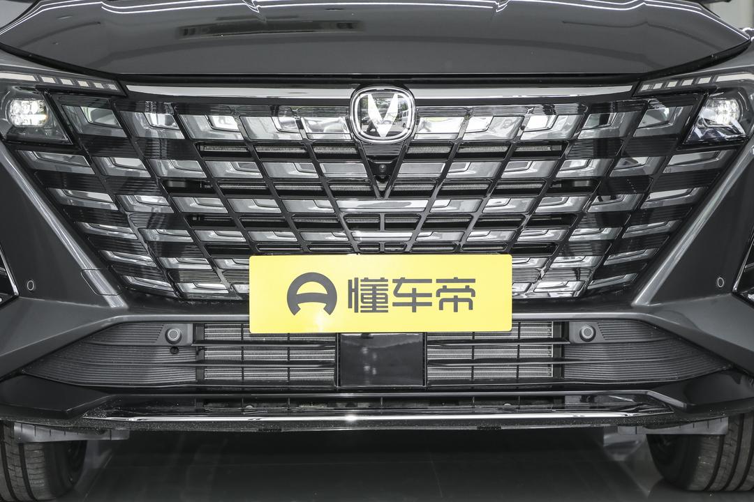 Changan UNI-Z PHEV 2026, фото 10