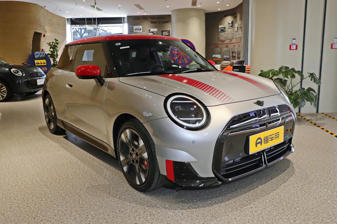MINI JCW EV 2026, фото 3
