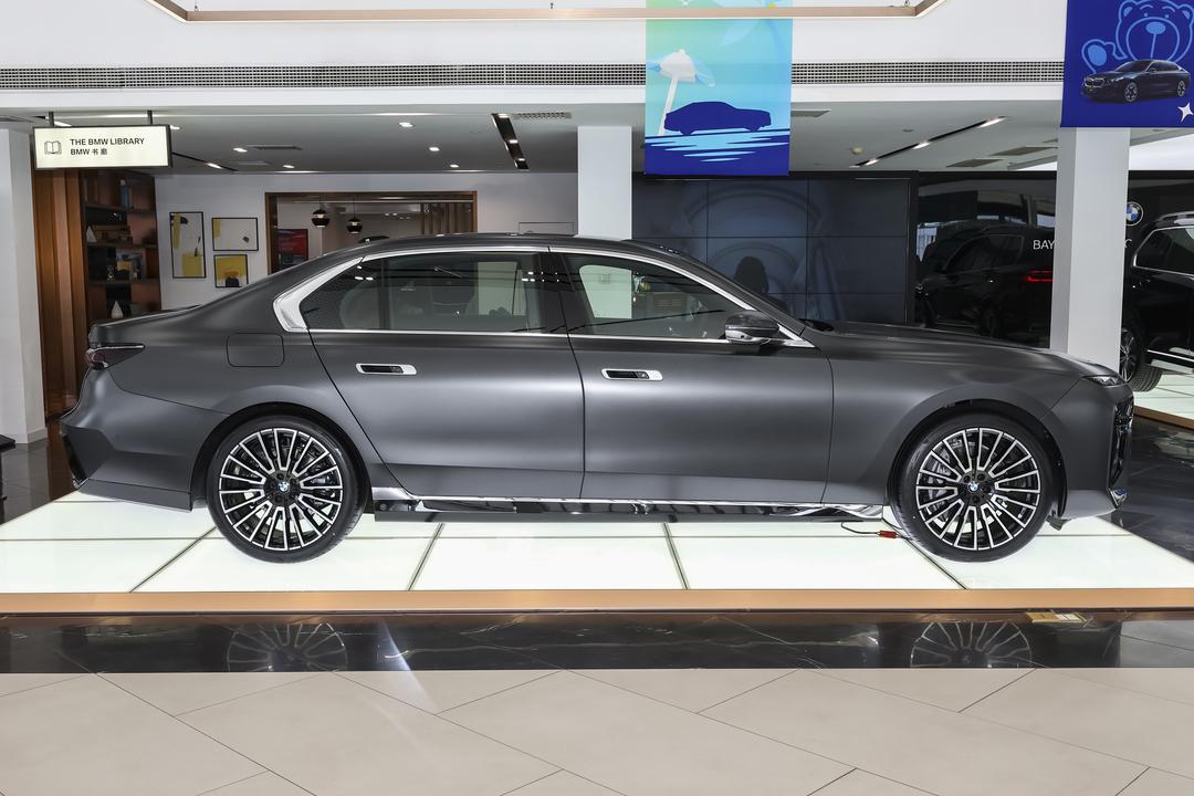 BMW 7-Series 2026, фото 7