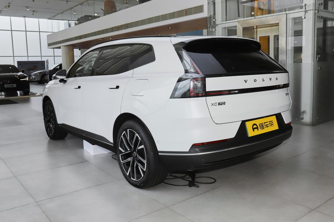 Volvo XC70 2026, фото 5