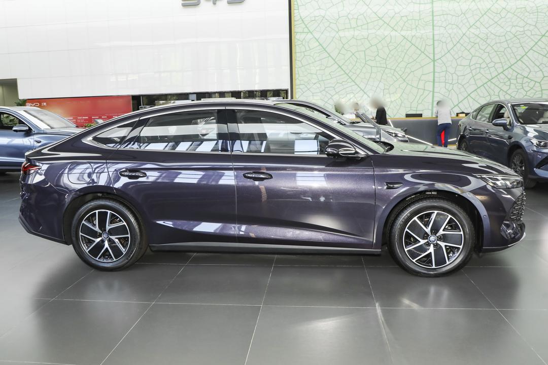 BYD Qin L DM 2026, фото 8