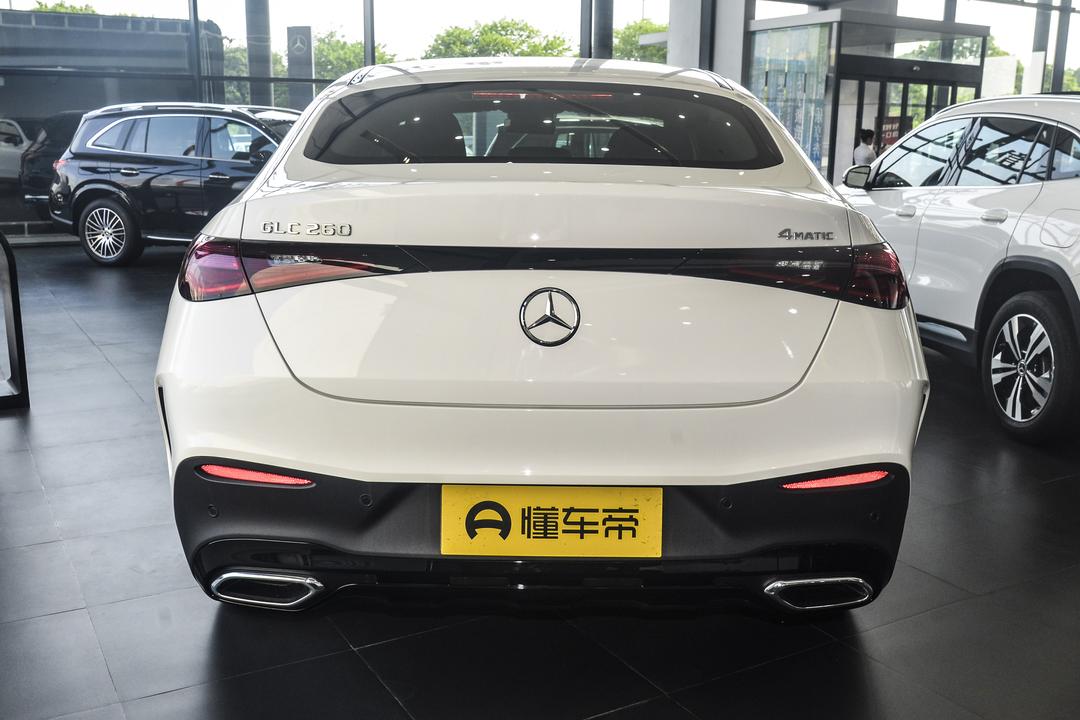 Mercedes-Benz GLC Coupe 2026, фото 6