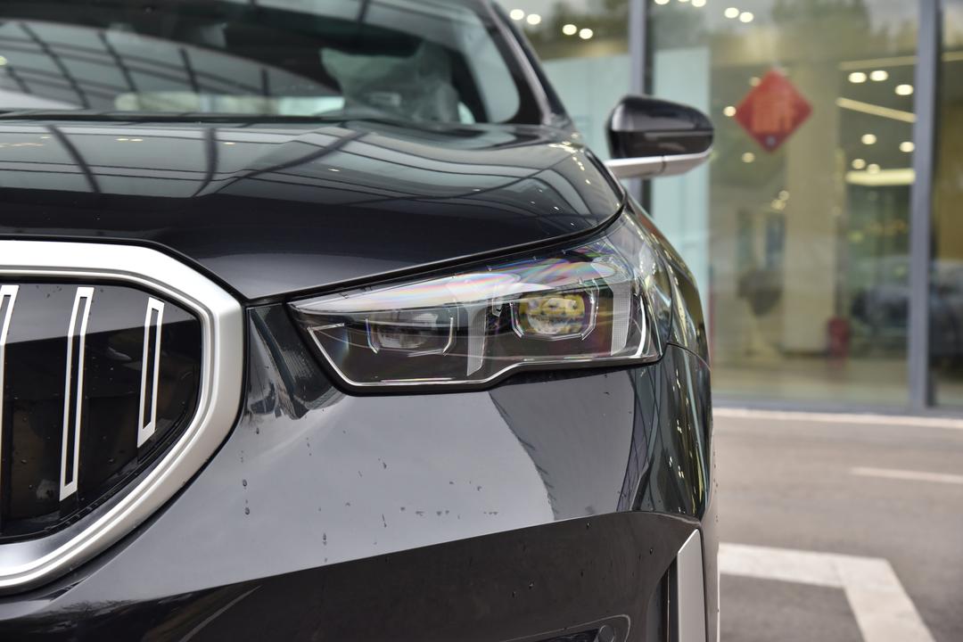 BMW 5 Series 2026, фото 11