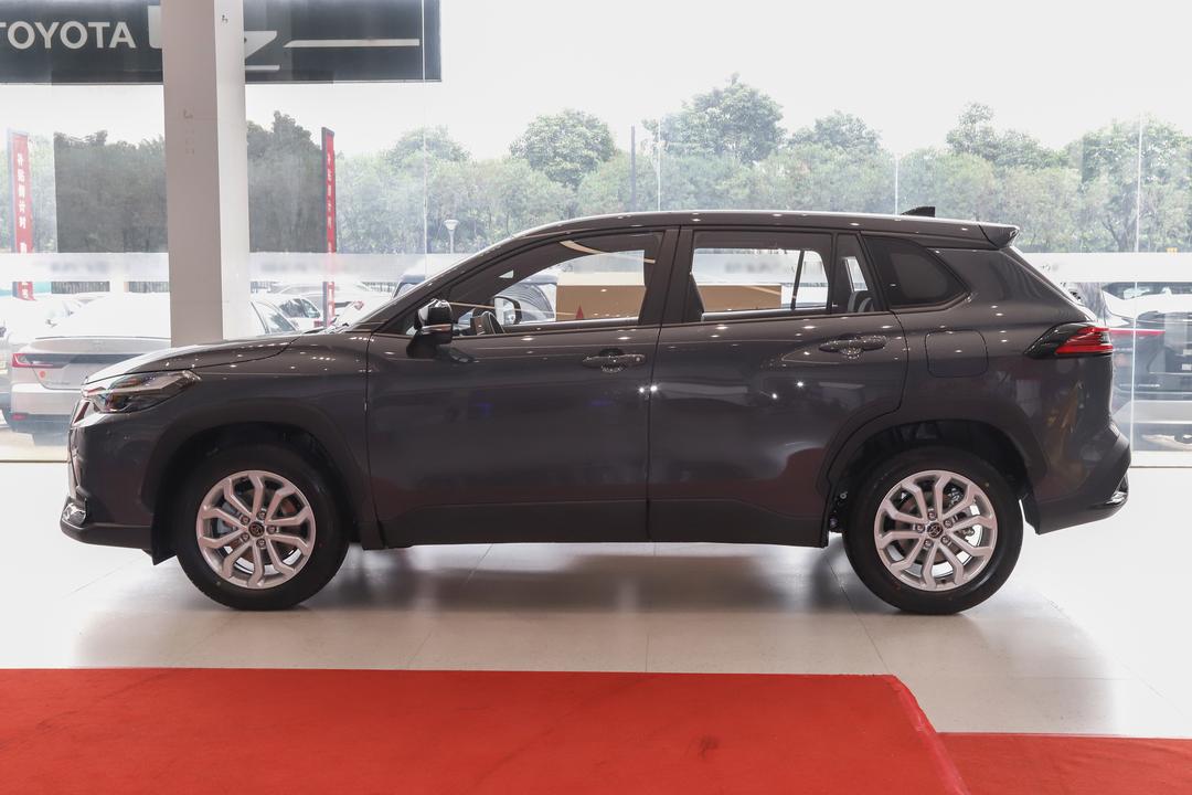 Toyota Frontlander 2026, фото 4