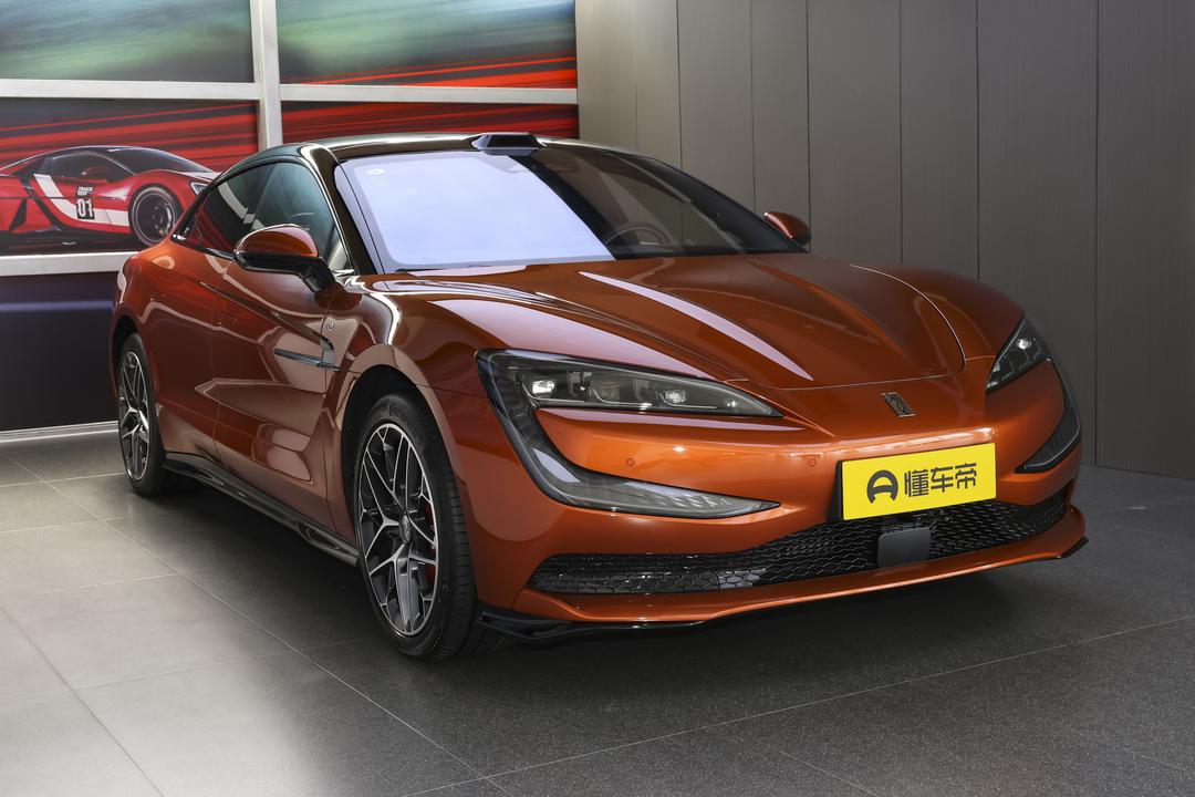 BYD Yangwang U7 EV 2026, фото 3
