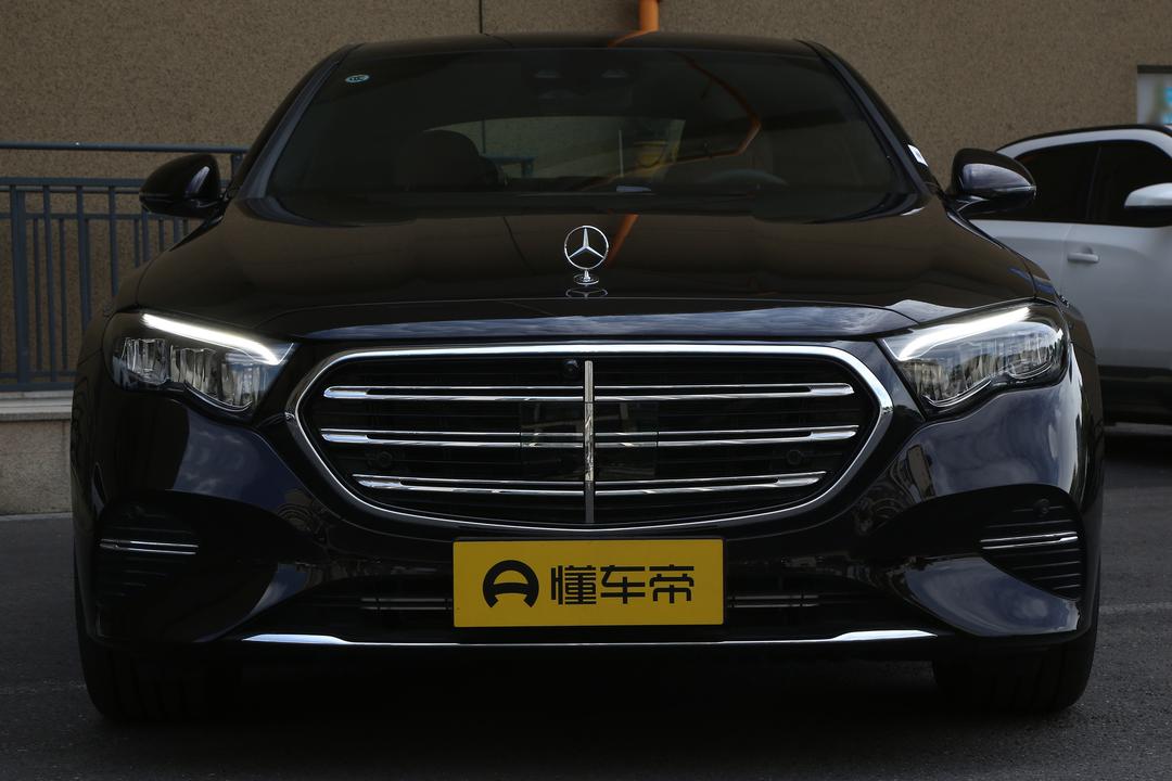 Mercedes-Benz E-Class 2026, фото 12