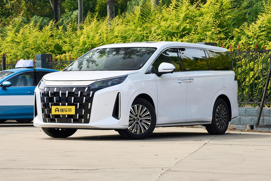 BYD M9 2026, фото 1