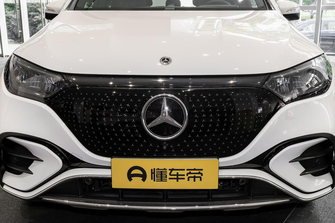Mercedes-Benz EQE SUV 2026, фото 10