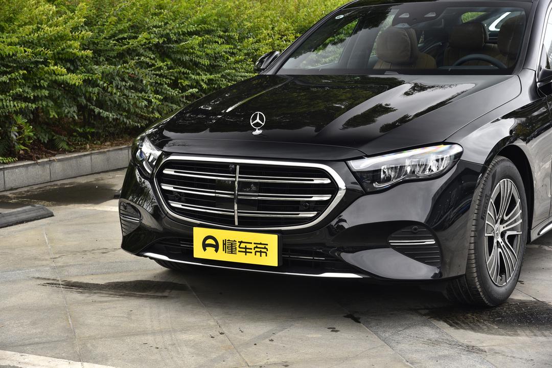 Mercedes-Benz E-Class 2026, фото 9