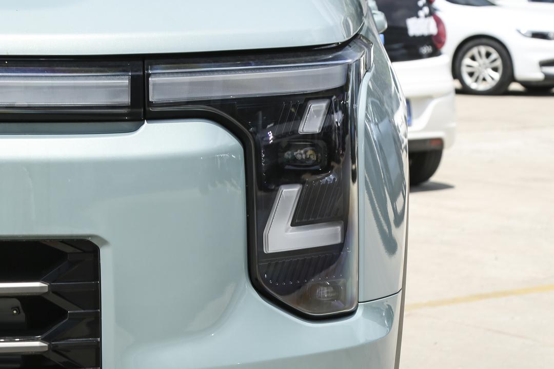 Dongfeng Zhengzhou Z9 GE PHEV 2026, фото 10