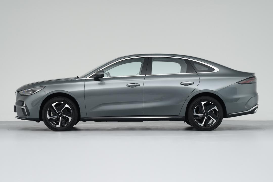 Geely Emgrand 2026, фото 4