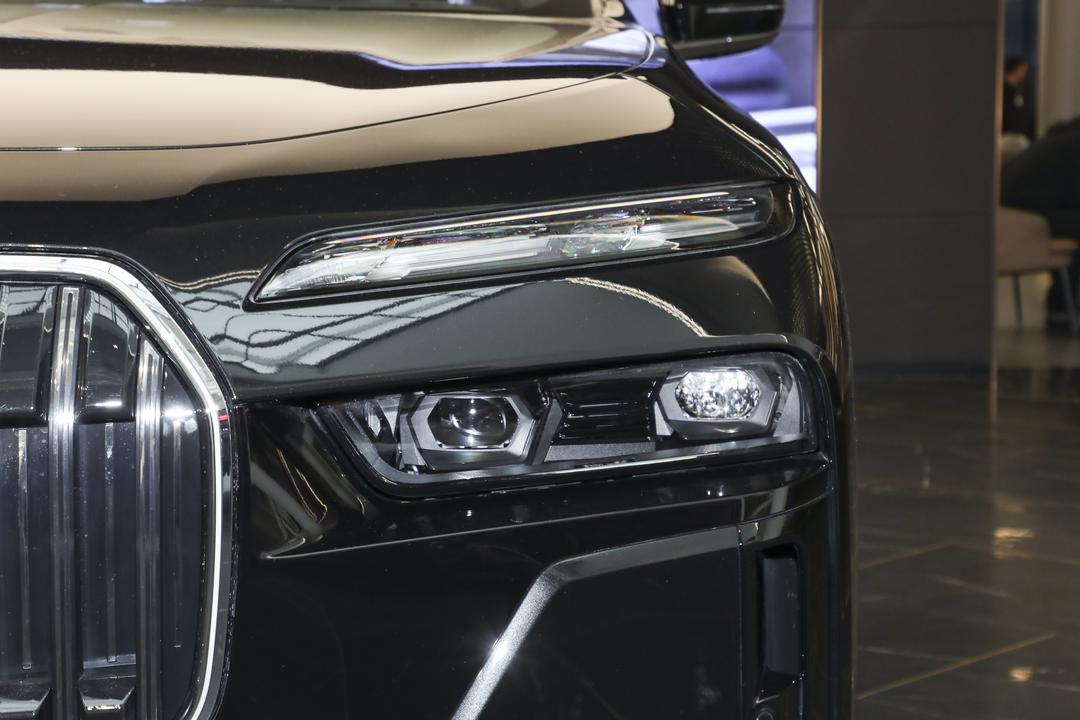 BMW 7-Series 2026, фото 10