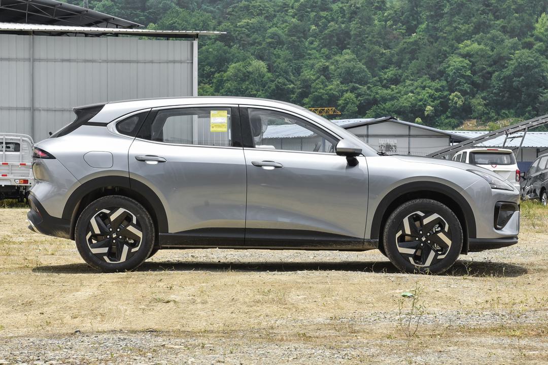 Baojun Yunhai PHEV 2026, фото 8
