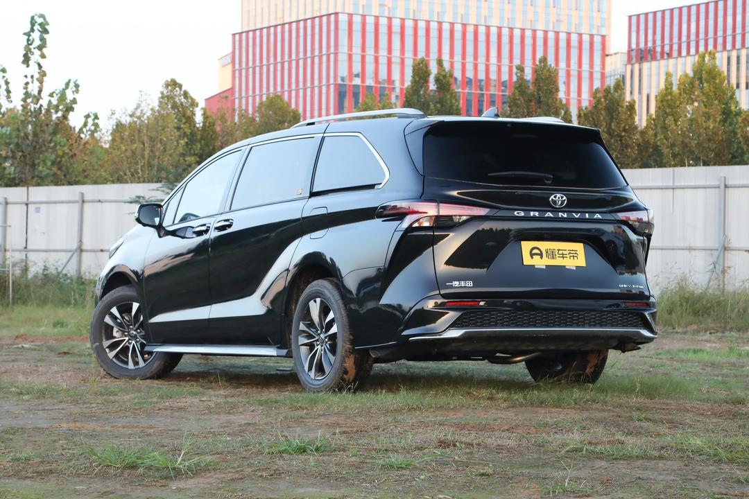 Toyota Granvia 2026, фото 5