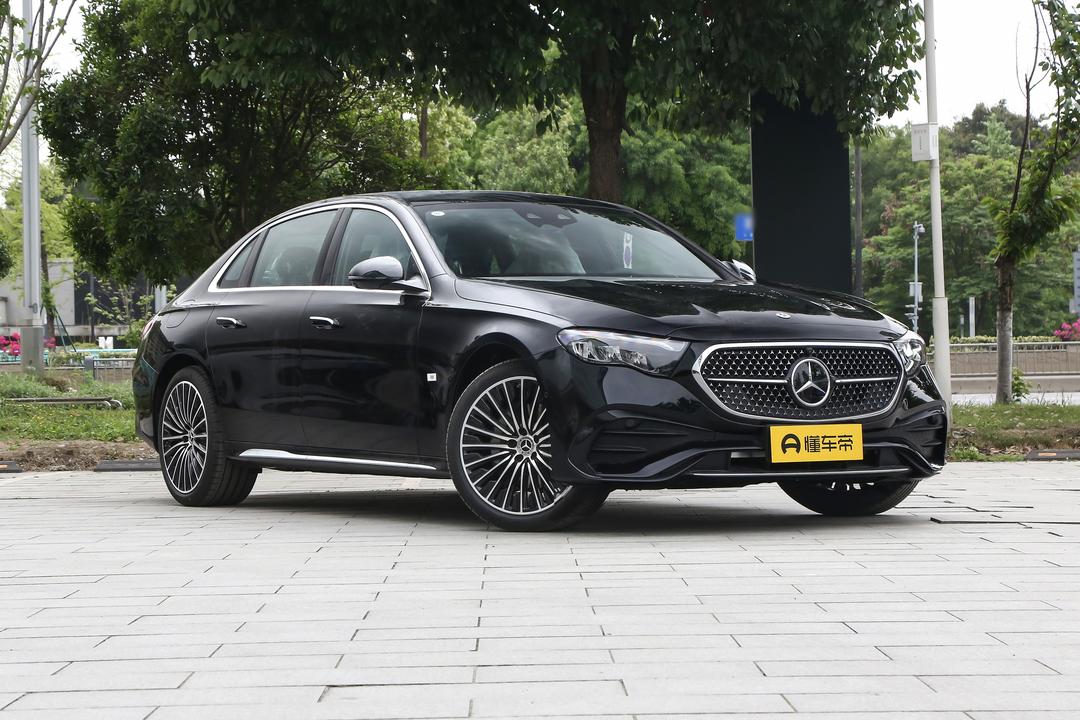 Mercedes-Benz E-Class 2026, фото 3