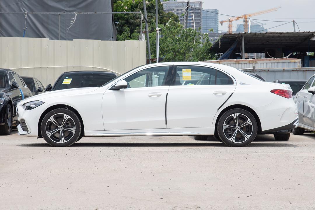 Mercedes-Benz C-Class 2026, фото 4