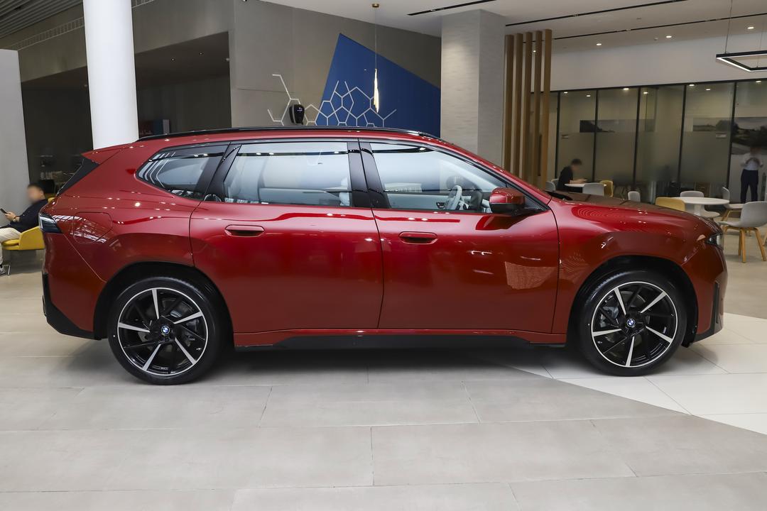 BMW iX3 2026, фото 8