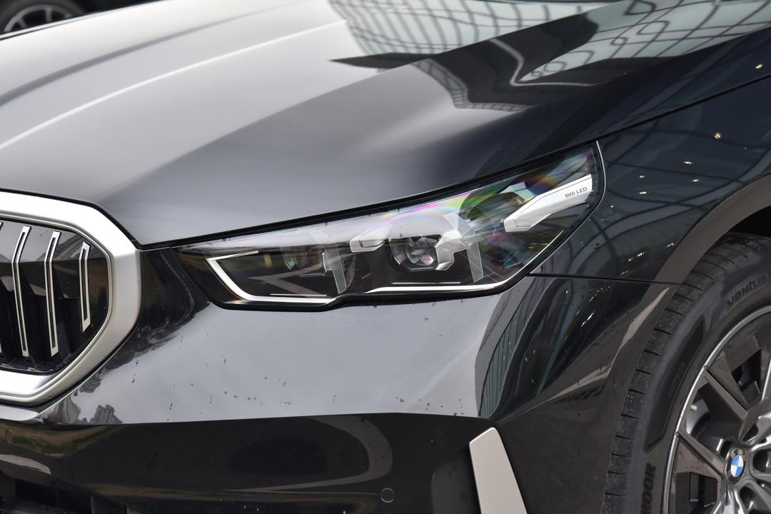 BMW 5 Series 2026, фото 13