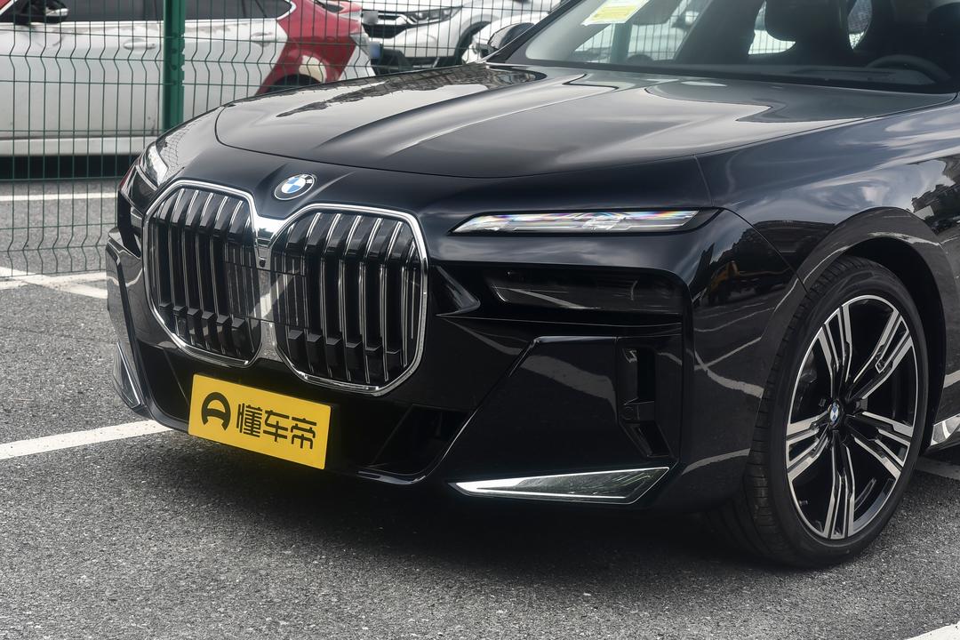 BMW 7-Series 2026, фото 9