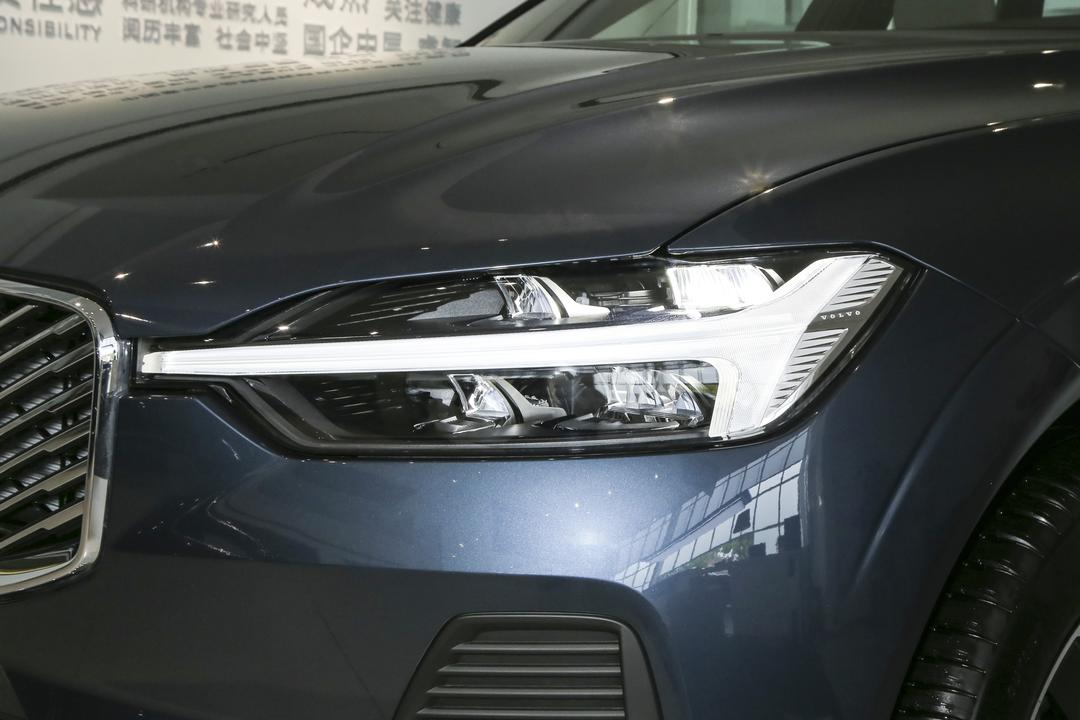 Volvo XC60 2026, фото 13