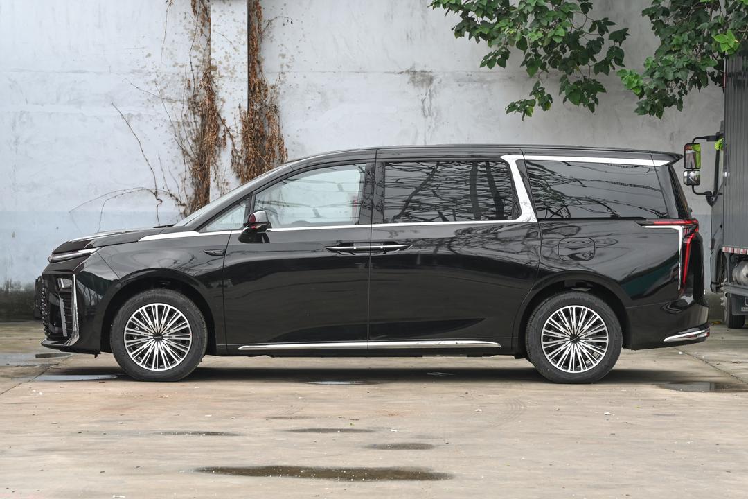 Maxus Mifa 9 EV 2026, фото 4