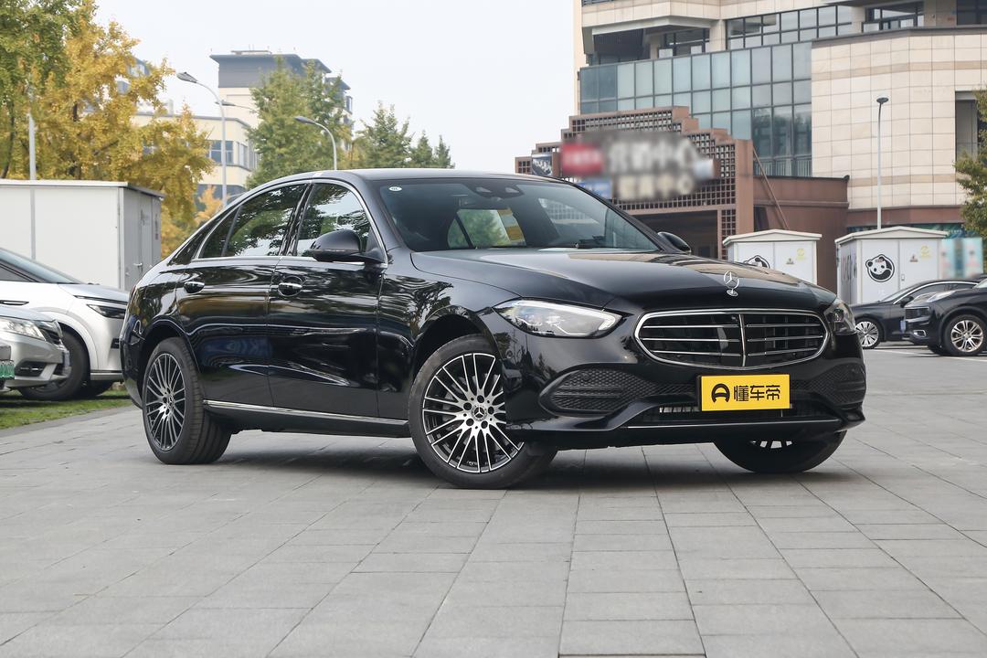 Mercedes-Benz C-Class 2026, фото 3