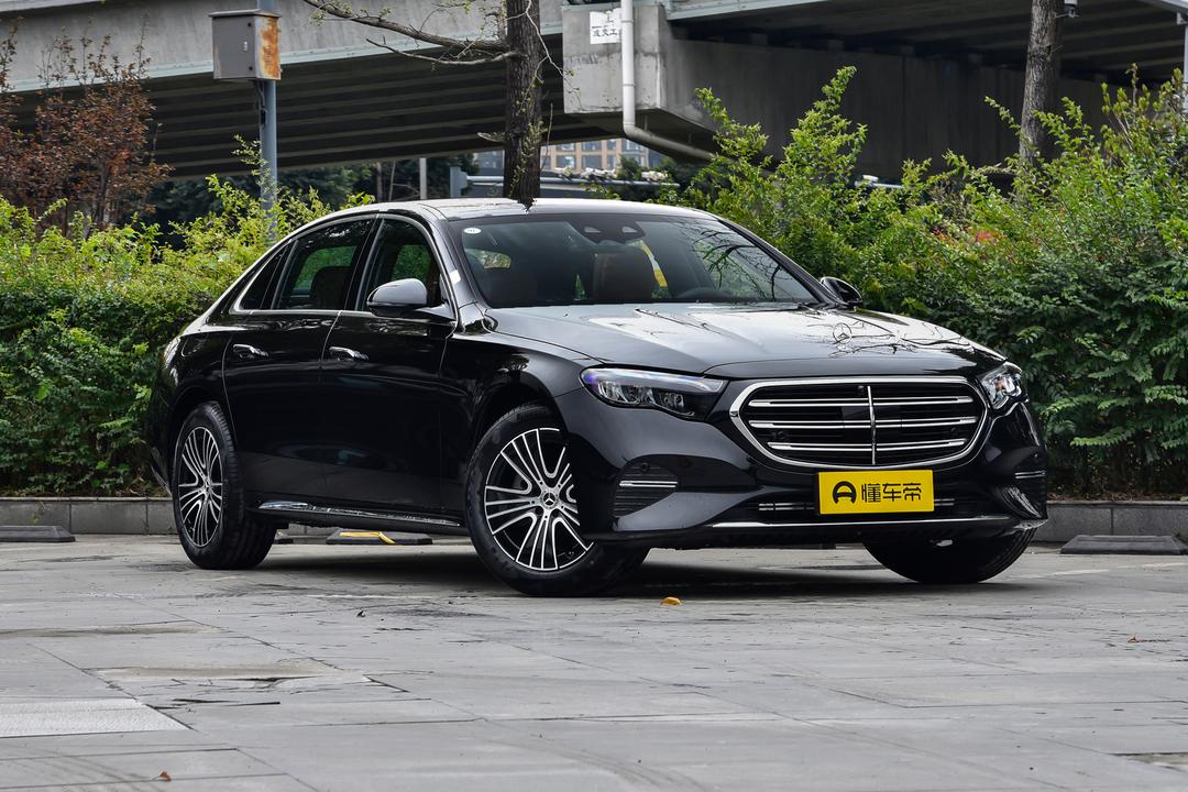 Mercedes-Benz E-Class 2026, фото 3