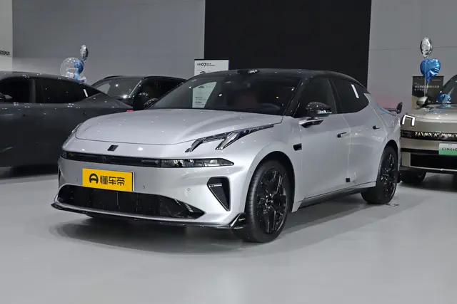 Lynk & Co 07 EM-P 2026 — купить из Китая под заказ