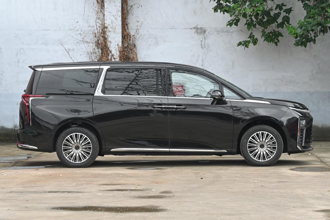 Maxus Mifa 9 EV 2026, фото 8