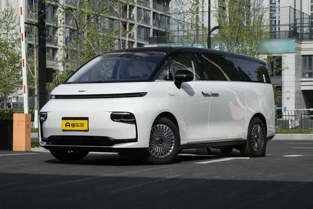 Geely Yizhen L380 2026 — купить из Китая под заказ