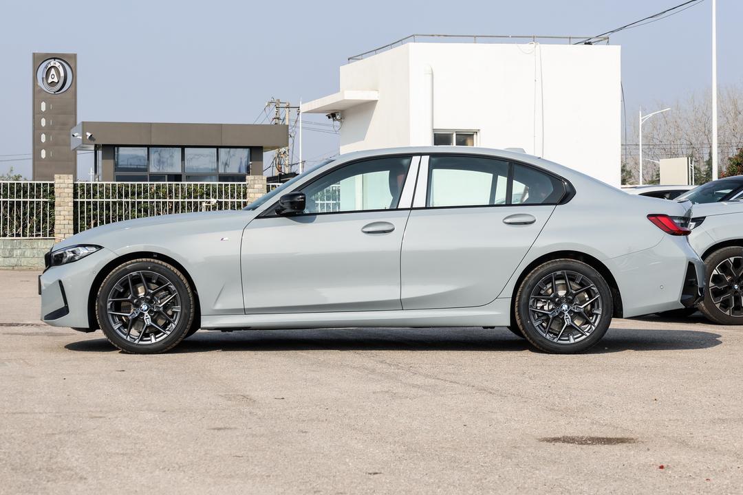 BMW 3 Series 2026, фото 4