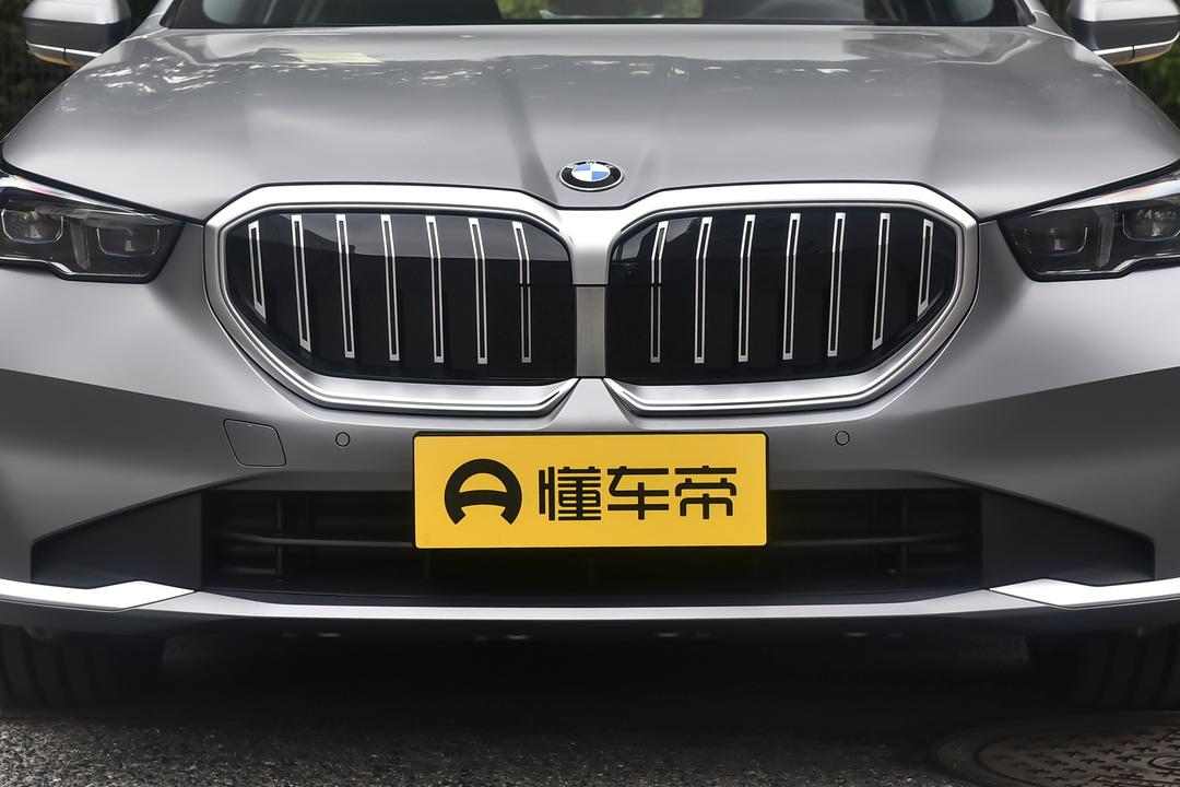 BMW 5 Series 2026, фото 10