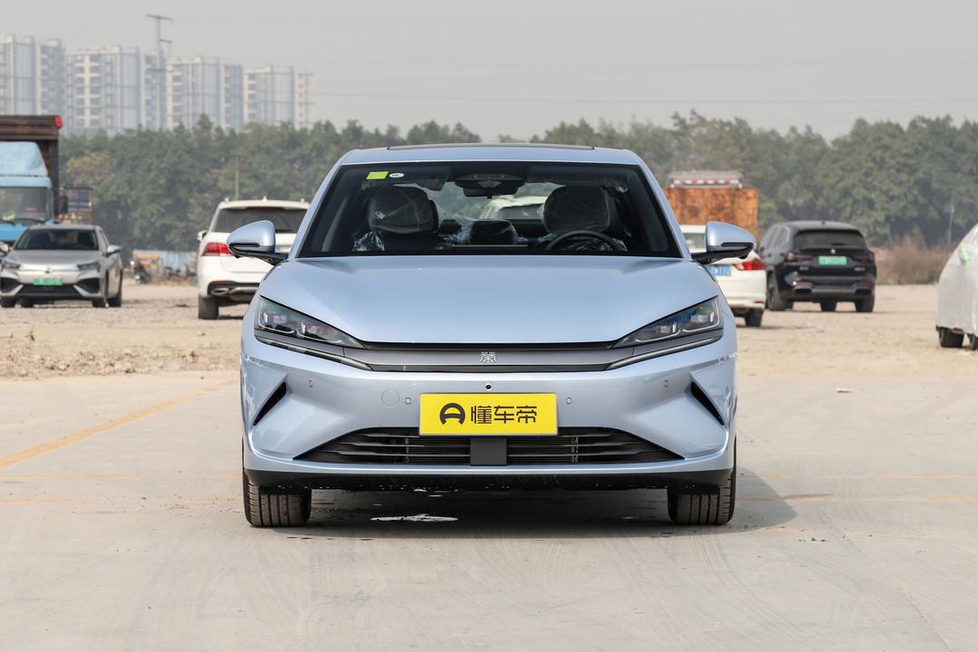 BYD Qin L EV 2026, фото 2
