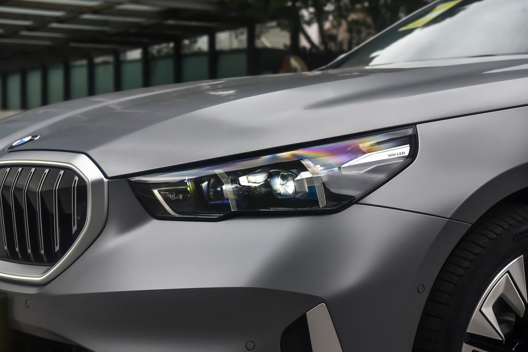BMW 5 Series 2026, фото 14