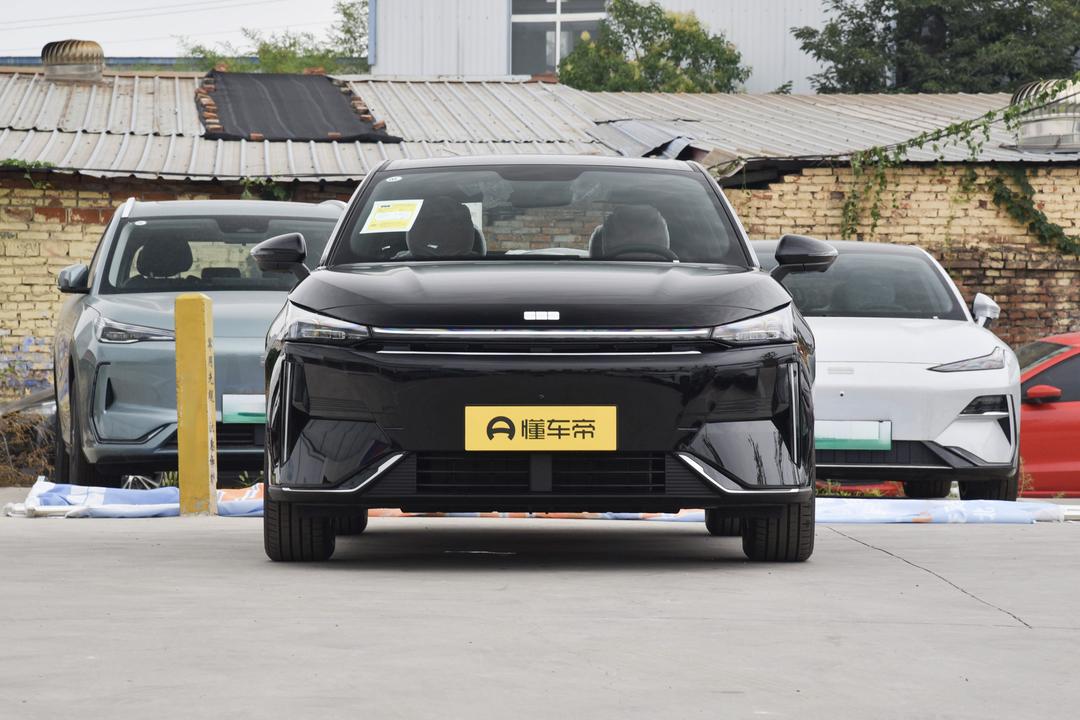Geely L6 2026, фото 2